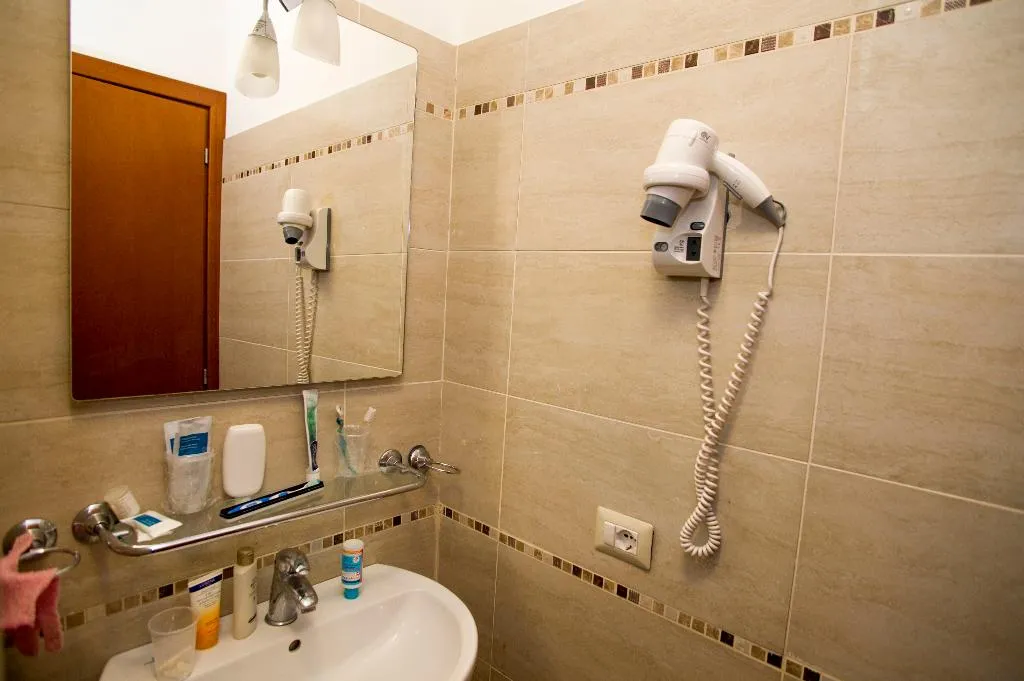 DOUBLE SUPERIOR Room, Domus Sessoriana, Naples
