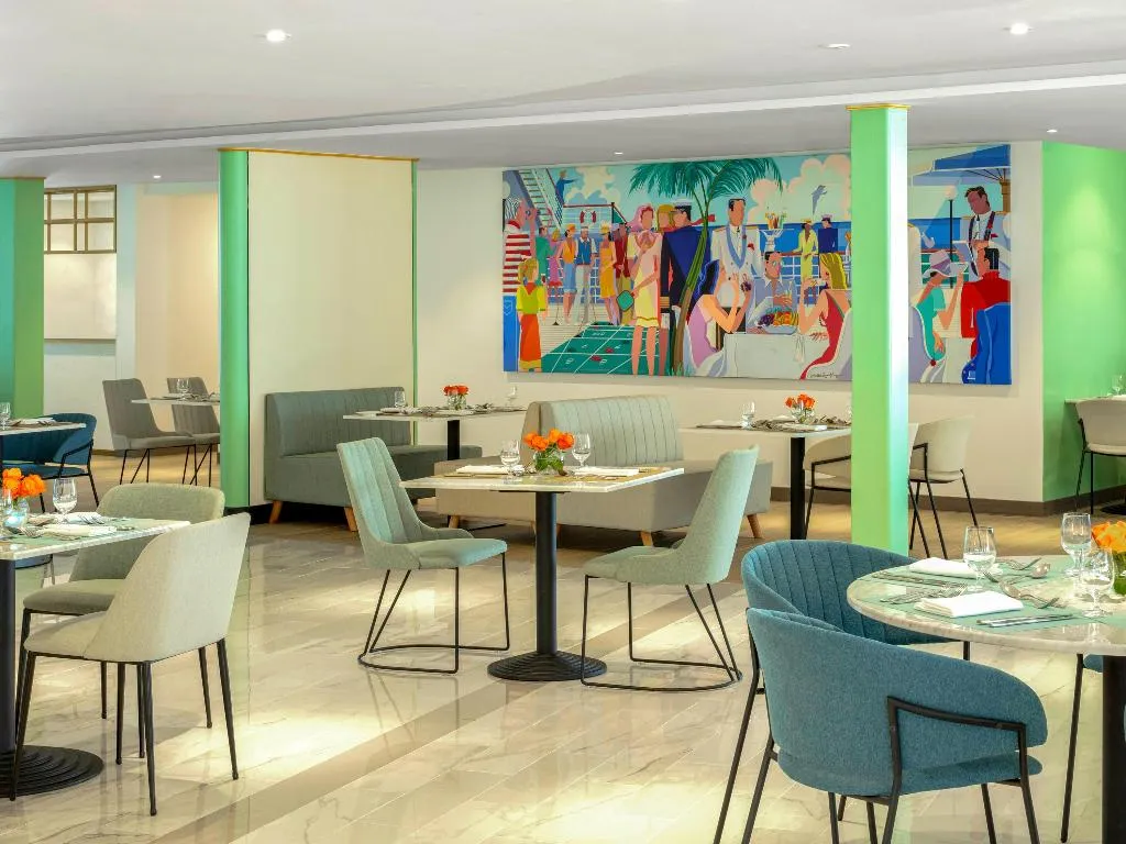 Restaurant, Queen Elizabeth 2, Dubai