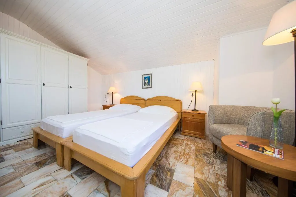 TWIN SEA VIEW Room, Guest House J&J, Dubrovnik