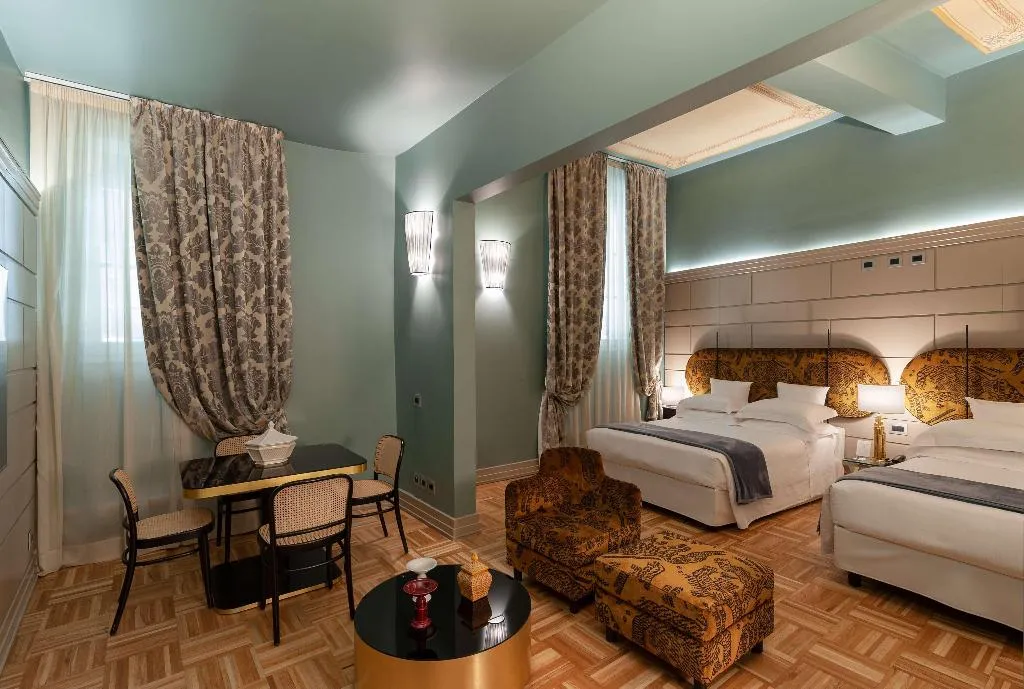 Room, Hotel Number Nine, Florence