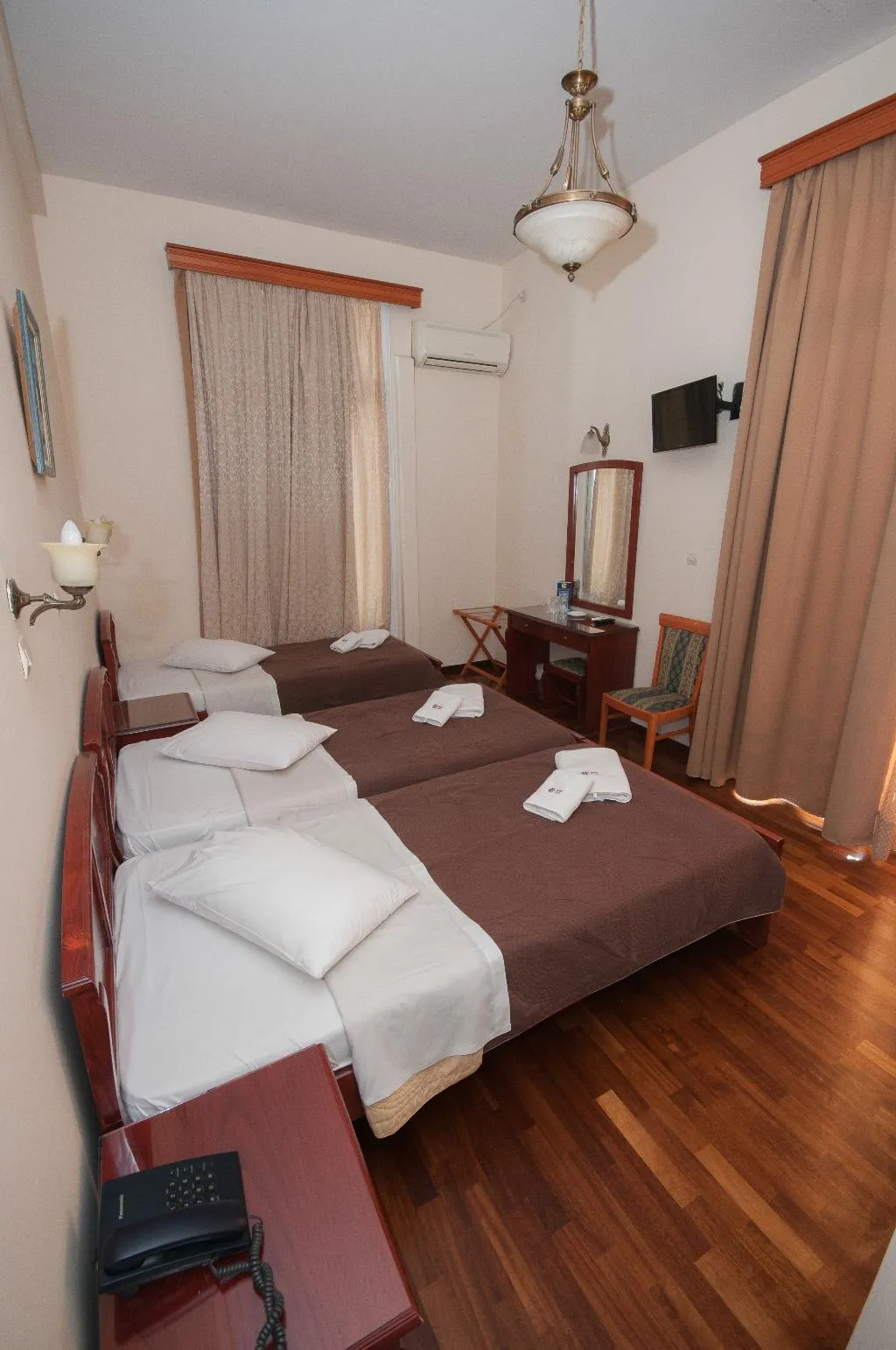 TRIPLE STANDARD Room, Cecil hotel, Athens