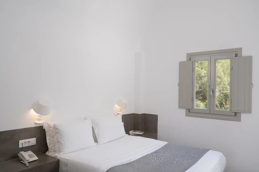 Double or Twin GARDEN VIEW Room, Goulielmos Hotel & Spa, Santorini