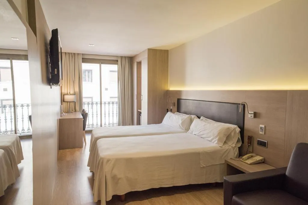 Double or Twin WITH BALCONY Room, Lleo, Barcelona