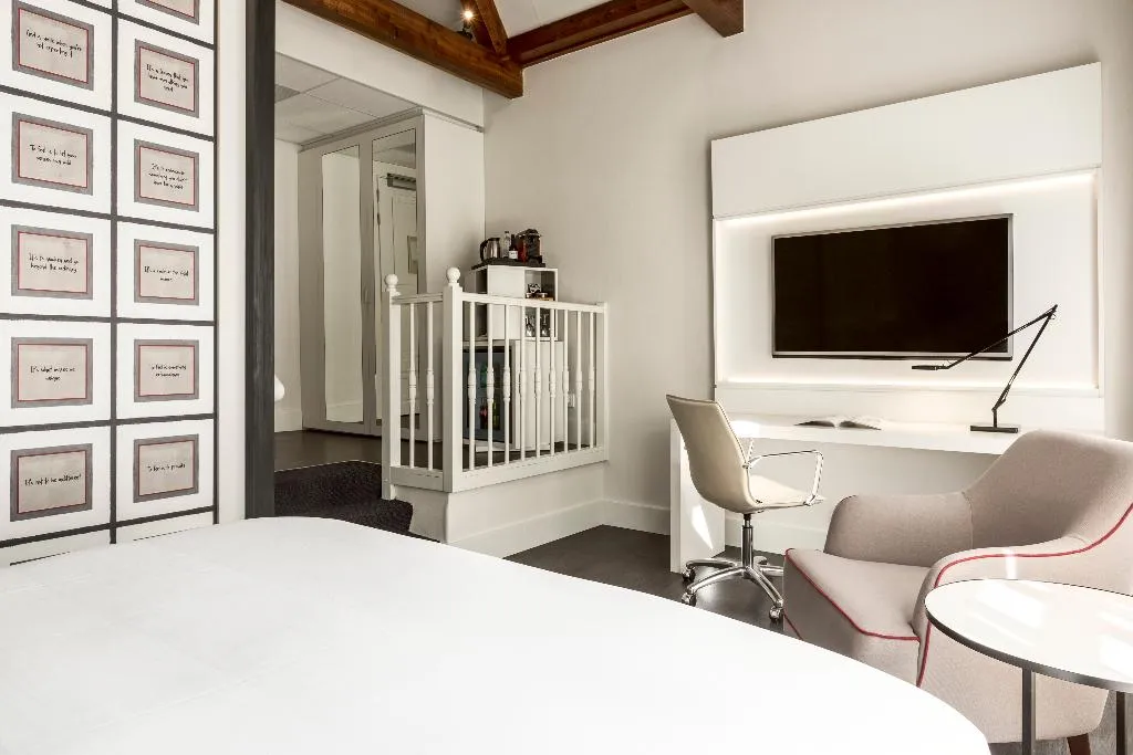 DOUBLE PREMIUM Room, NH Collection Amsterdam Barbizon Palace, Amsterdam