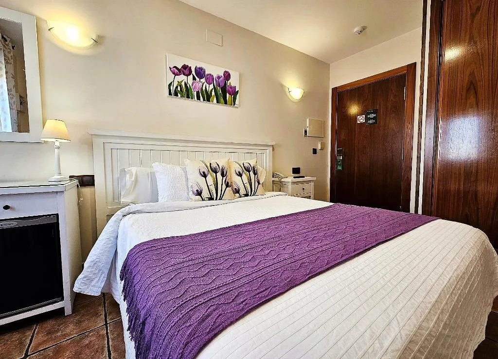 DOUBLE WITH DOUBLE BED Room, Medina de Toledo, Madrid