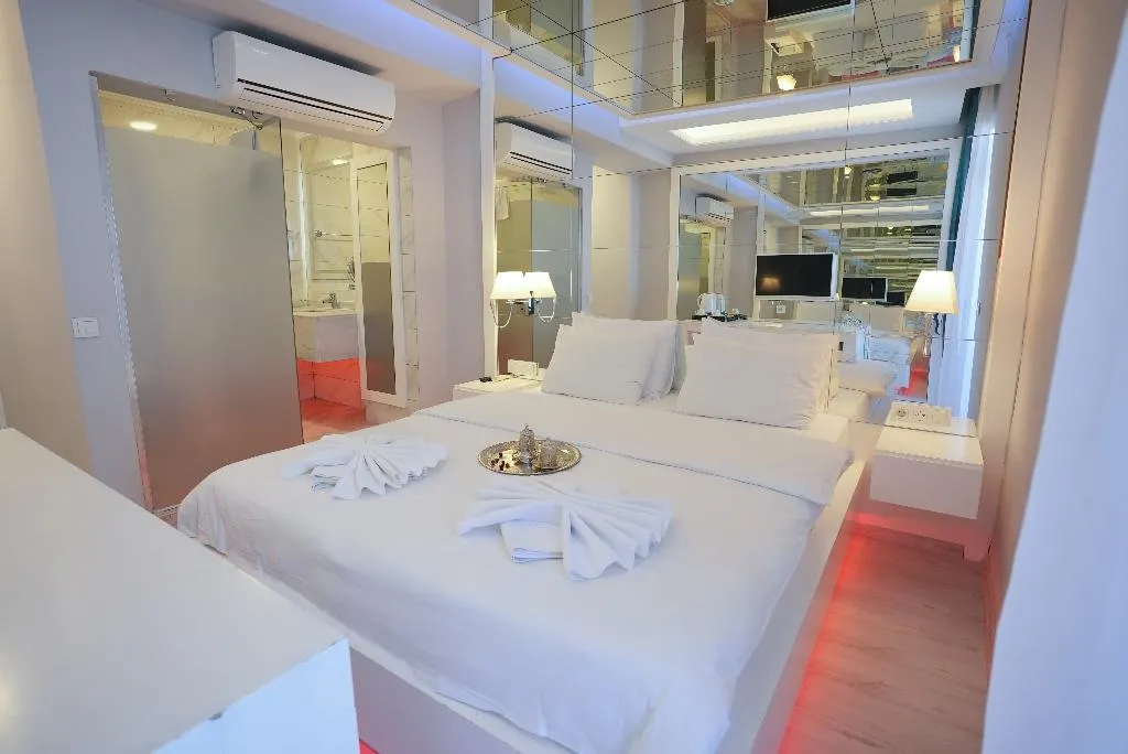 DOUBLE DELUXE WITH BALCONY Room, By Cemil Boutique Hotel, Antalya