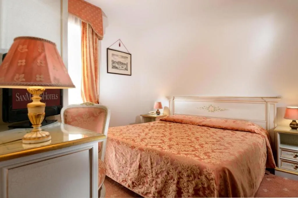 Double or Twin CLASSIC Room, Ambassador Tre Rose, Venice