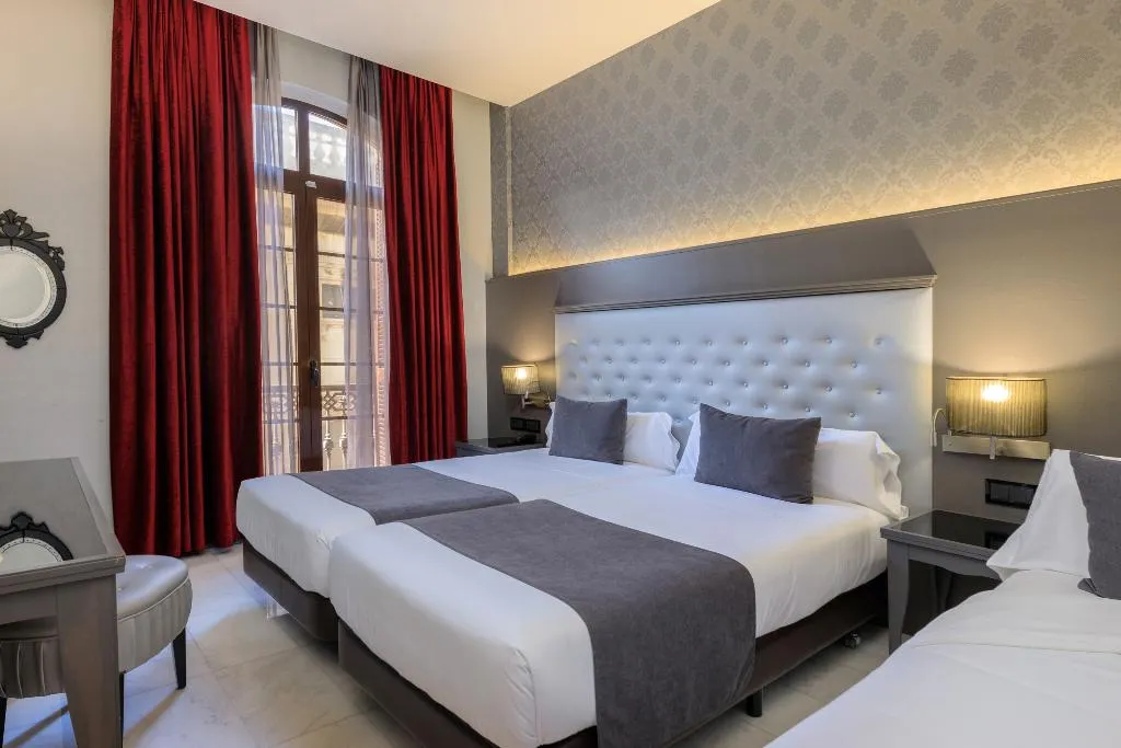 TRIPLE STANDARD Room, Hotel Ciutadella Barcelona, Barcelona