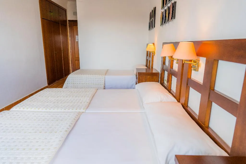 TRIPLE STANDARD Room, Los Veneros, Seville