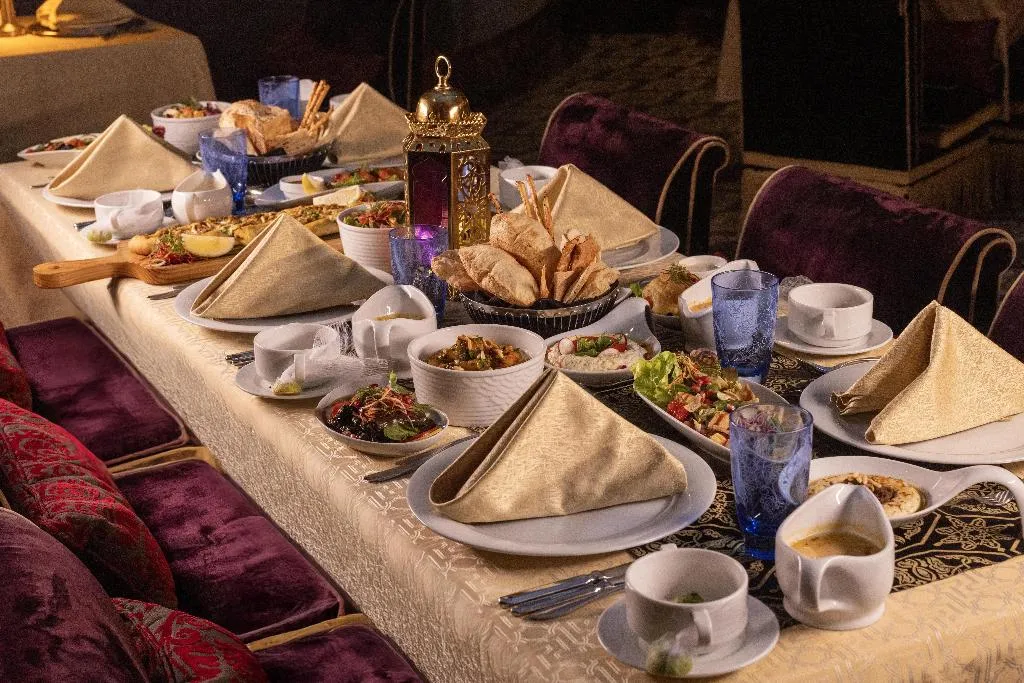 Restaurant, Kempinski Palace Cairo, Cairo