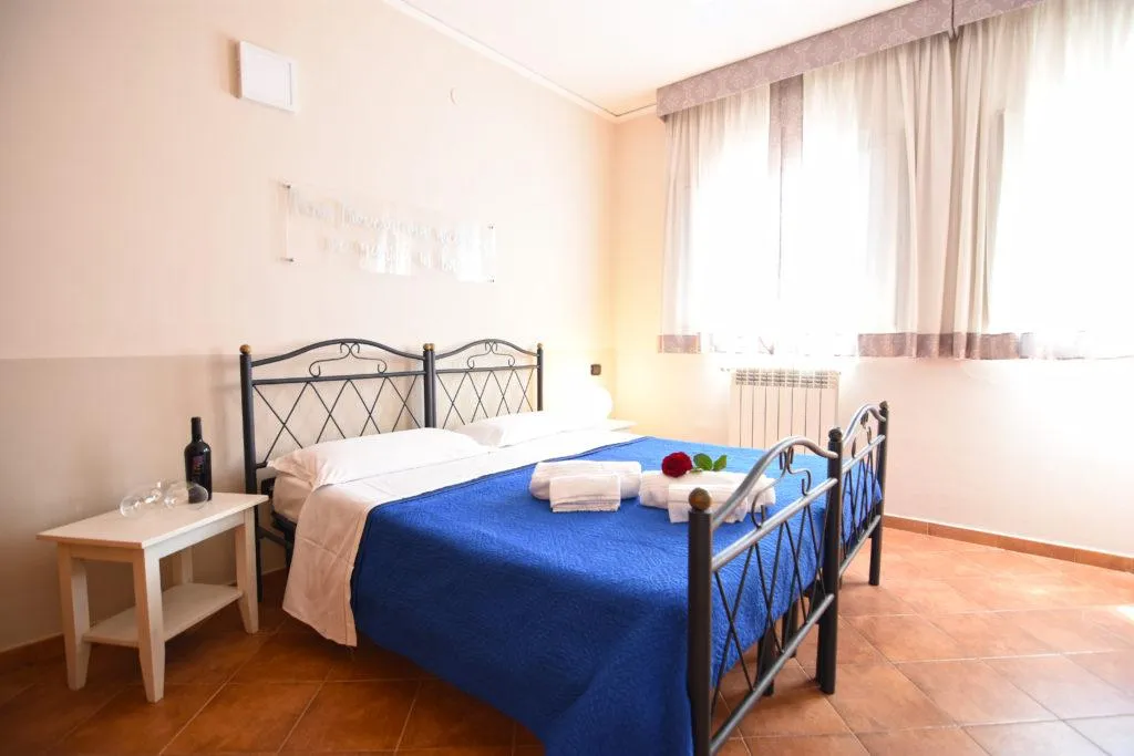 APARTMENT SEA VIEW WITH TERRACE Room, Case Così Apartments Napoli, Naples