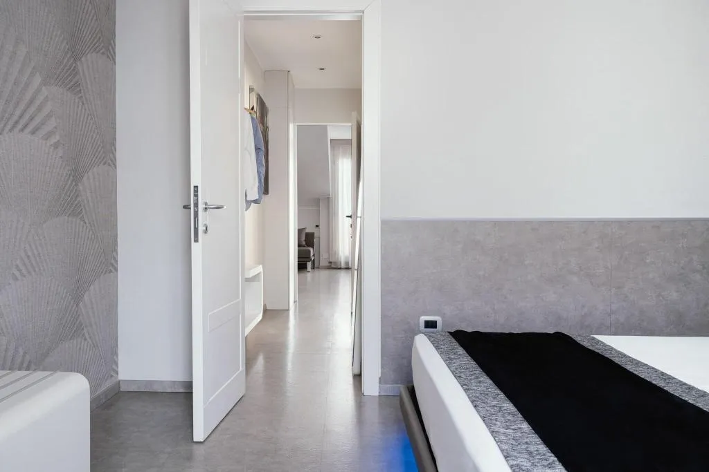 SUITE BUSINESS QUEEN BED Room, Montenapoleone Suites, Milan