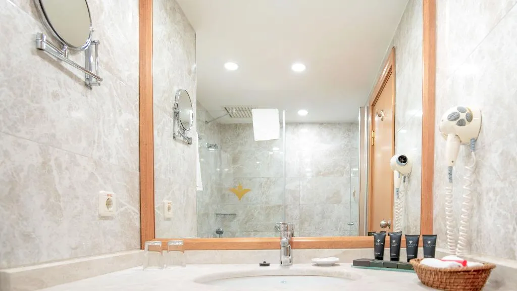 FAMILY ROOM ONE BEDROOM ONE BATHROOM Room, Miramare Queen, Antalya