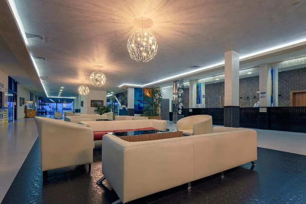 Lobby, Glarus, Bourgas