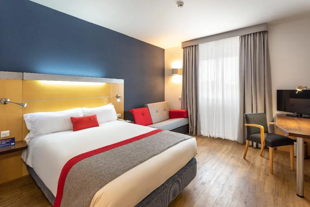 DOUBLE STANDARD Room, Holiday Inn Express Lisbon-Oeiras, Lisbon
