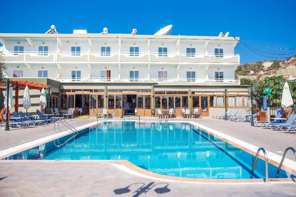 Pool, Georgia Apartments, Rhodes