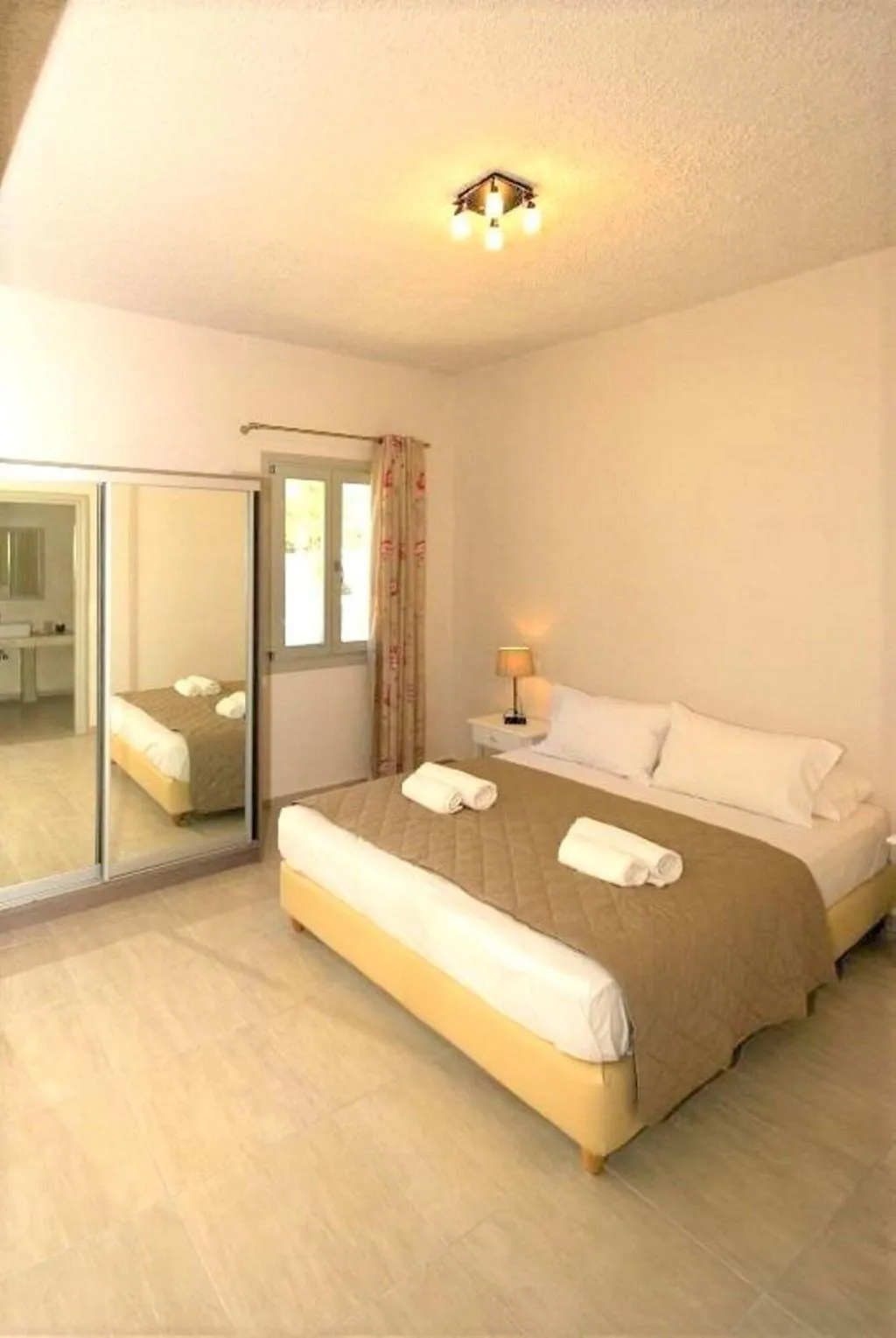 Room, Alafouzos Studios, Santorini