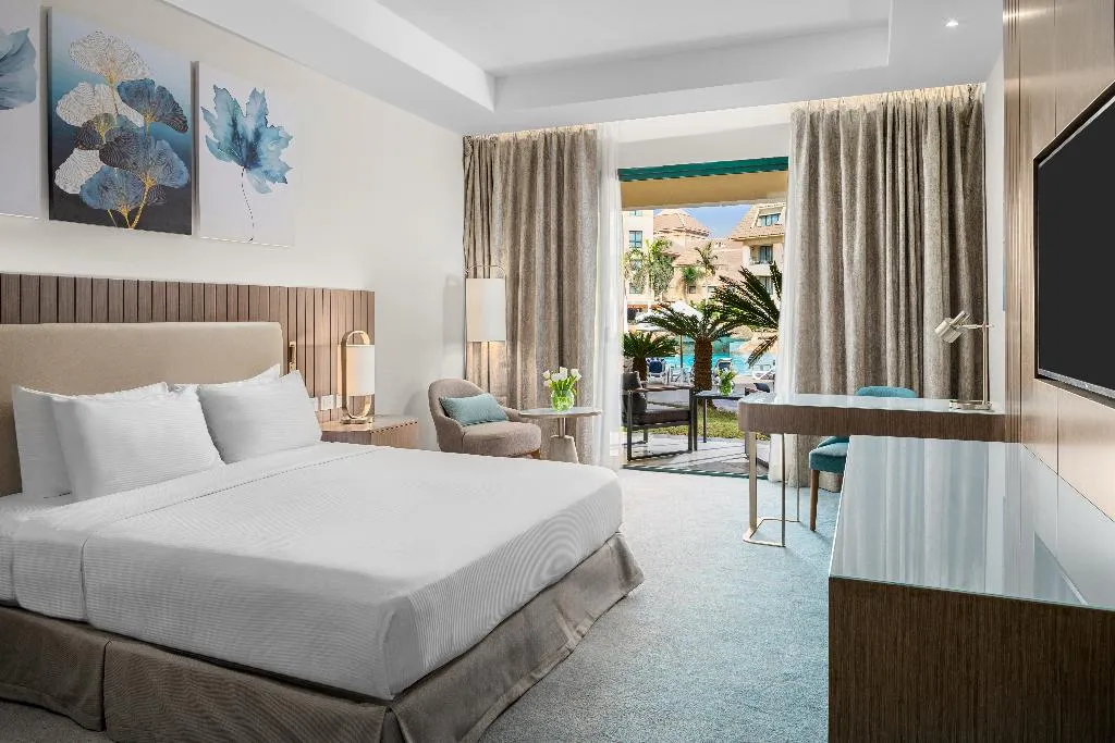 DOUBLE SUPERIOR KING BED Room, Hilton Pyramids Golf, Cairo