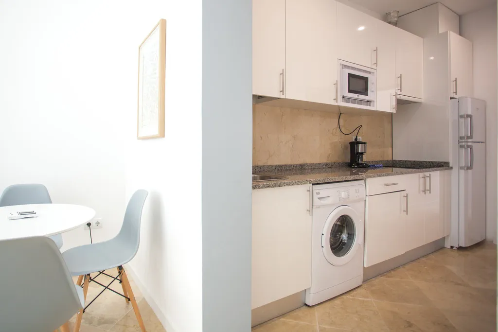 APARTMENT TWO BEDROOMS Room, Apartment in Malasaña, Madrid