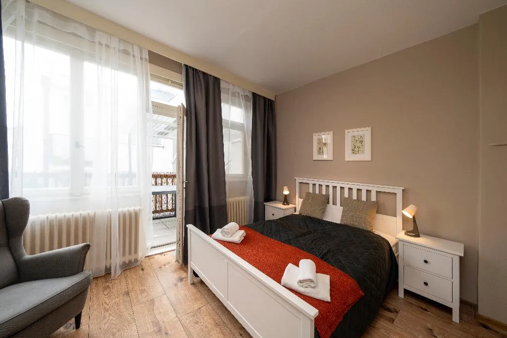 Room, New Town - Apple Apartments, Prague