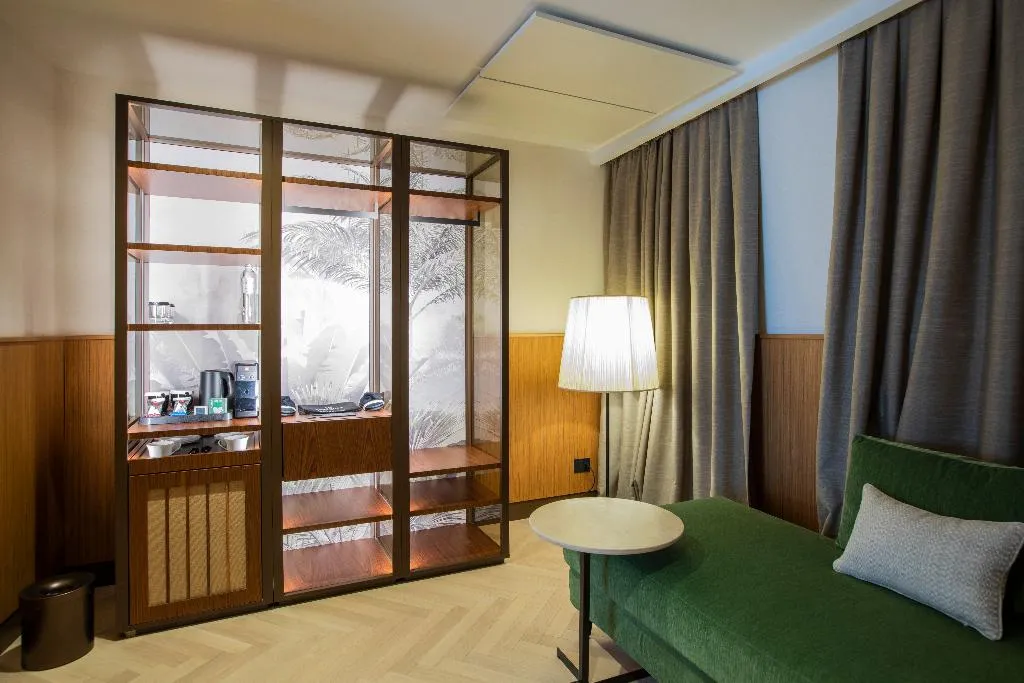 JUNIOR SUITE CAPACITY 3 Room, Circle6 Rome, Rome