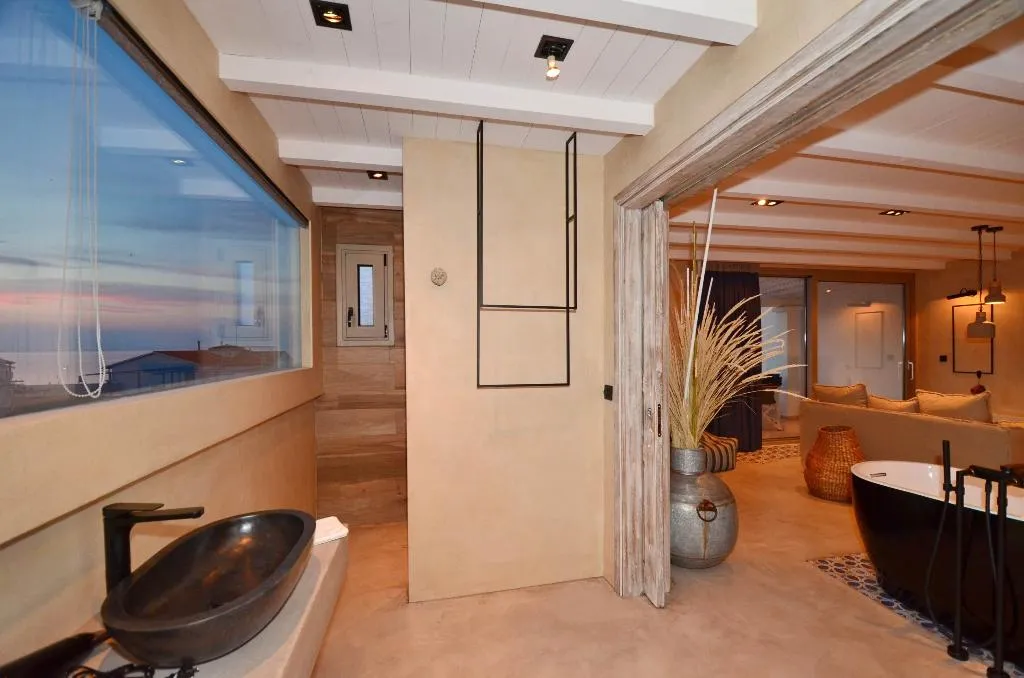 SUITE DELUXE SEA VIEW Room, Evilion, Thessaloniki