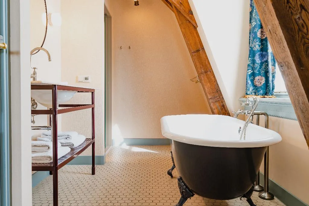 SUITE KING SIZE BED Room, Hotel Mercier, Amsterdam