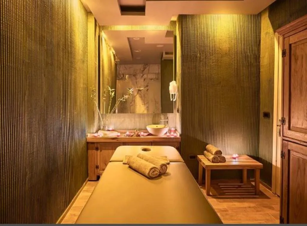 Sports and Entertainment, Alachi Hotel, Izmir