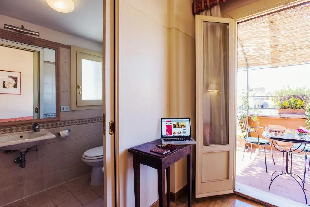 Room, Hotel Due Torri, Rome