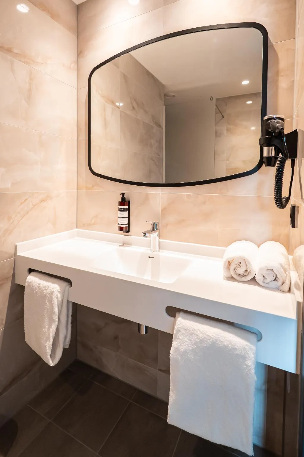 TRIPLE DELUXE EXECUTIVE Room, Ozo Hotels De President Amsterdam Schiphol Airport, Amsterdam