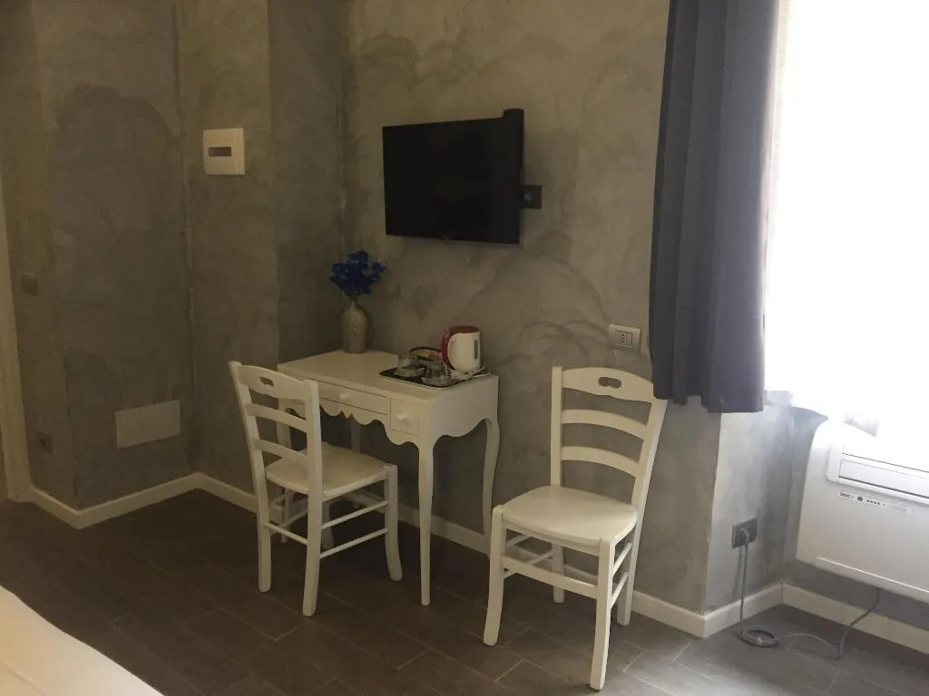 Room, Top Floor Navona, Rome