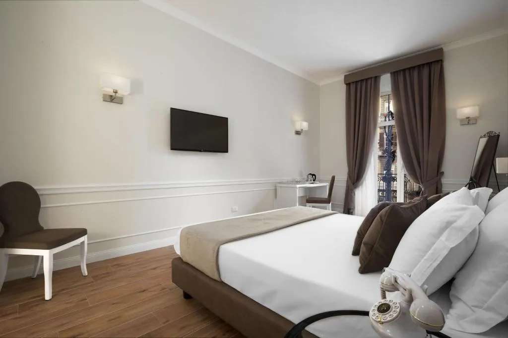 Room, La Fontanina Suites, Naples