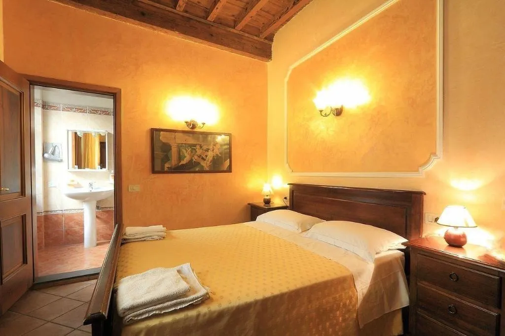 Room, Katti House, Florence