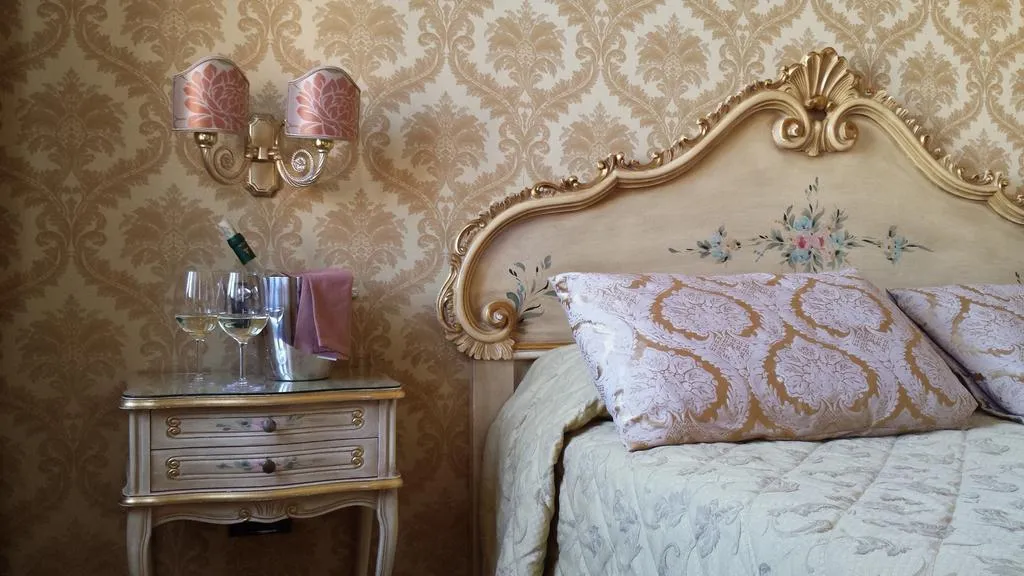 DOUBLE SUPERIOR Room, Carlton on the Grand Canal, Venice