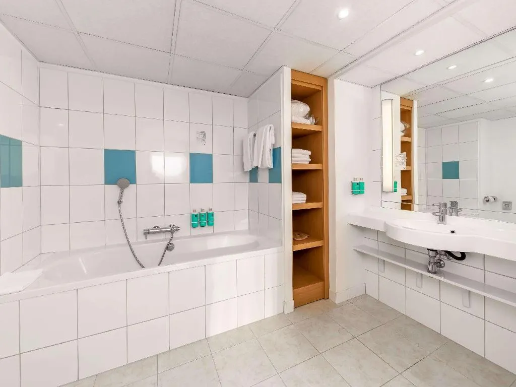 SUITE STANDARD Room, Novotel Krakow City West, Krakow