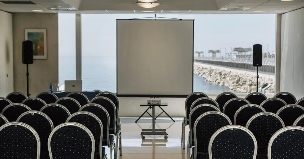 Conferences, Suit d M correct code to use 3695, Costa Blanca