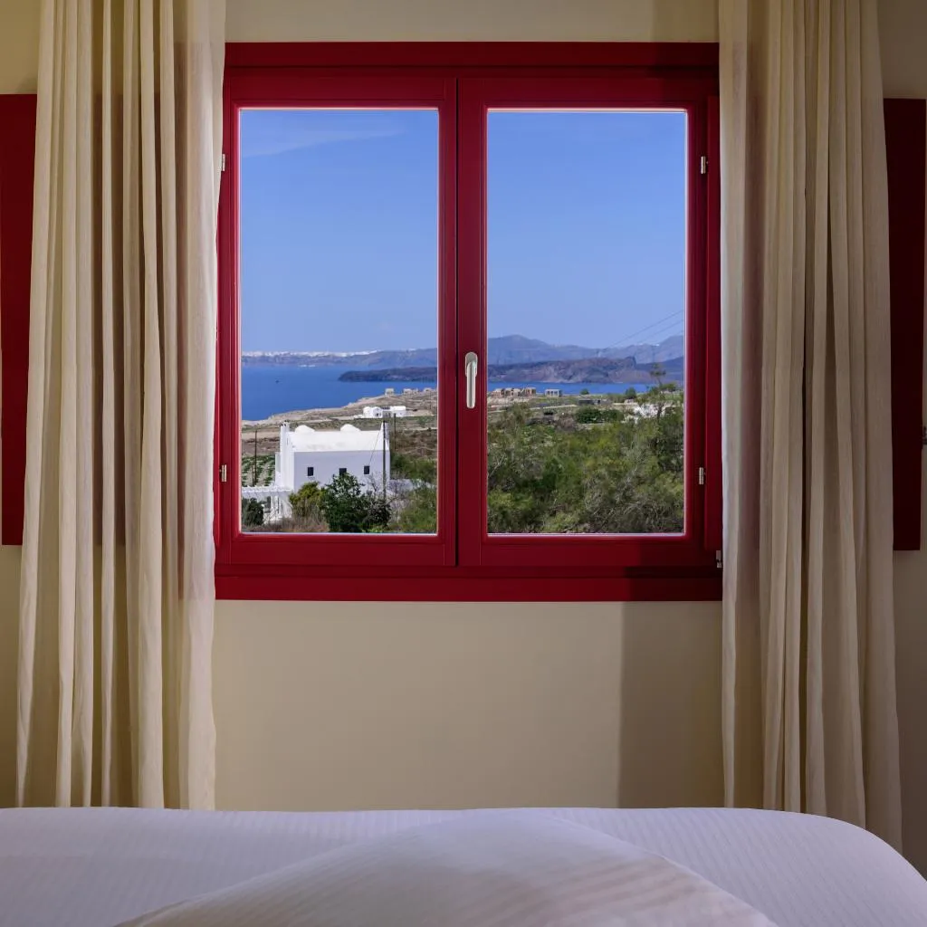 SUITE SEA VIEW WITH PRIVATE POOL Room, Potnia Theron Suites, Santorini