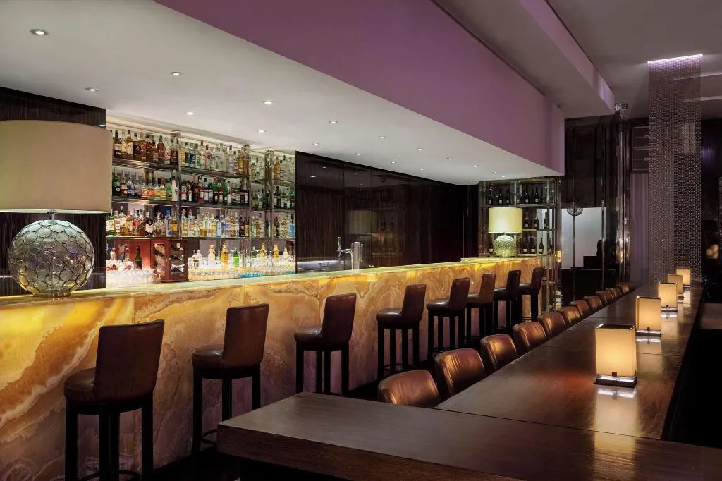 Bar, Sofitel Cairo Downtown Nile, Cairo