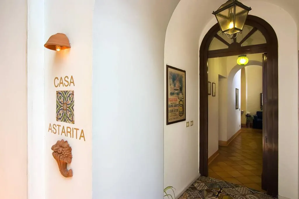 Lobby, Casa Astarita, Naples