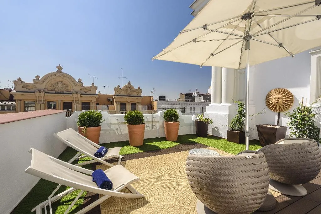 DOUBLE DELUXE WITH TERRACE Room, H10 Villa de la Reina, Madrid