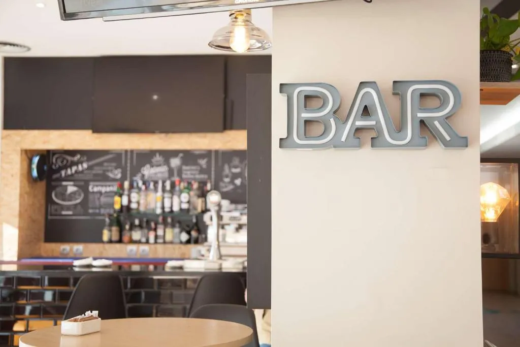 Bar, Travelodge Cornella Fira, Barcelona