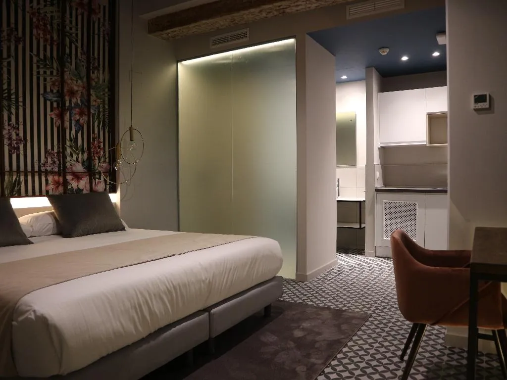 TRIPLE STANDARD Room, You&Co. Quart Boutique, Valencia