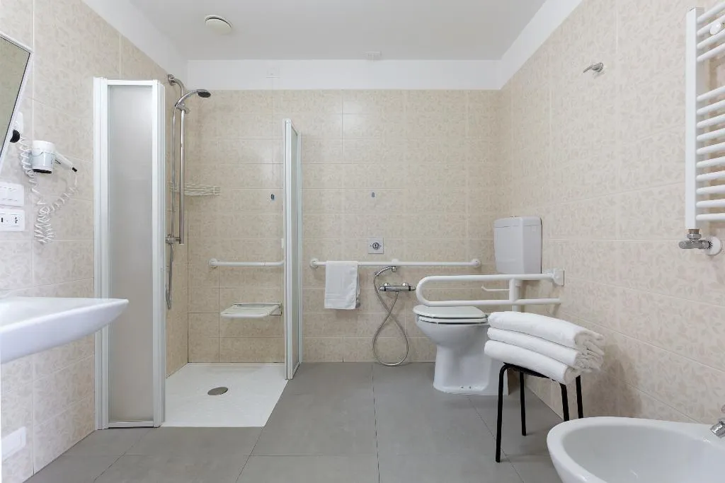 QUADRUPLE STANDARD Room, Cristina, Naples