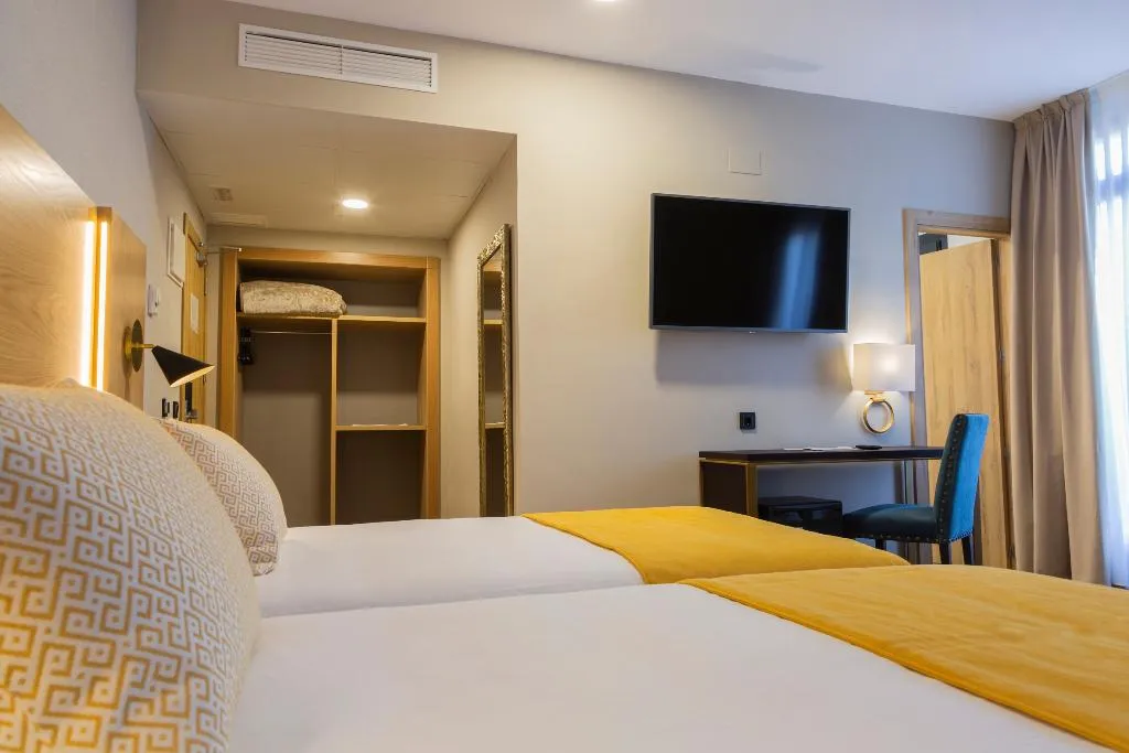 TWIN STANDARD Room, Zentral Mayoral, Madrid