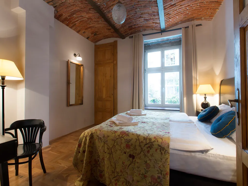 APARTMENT CAPACITY 6 TWO BEDROOMS Room, Antique Apartments Plac Szczepanski, Krakow