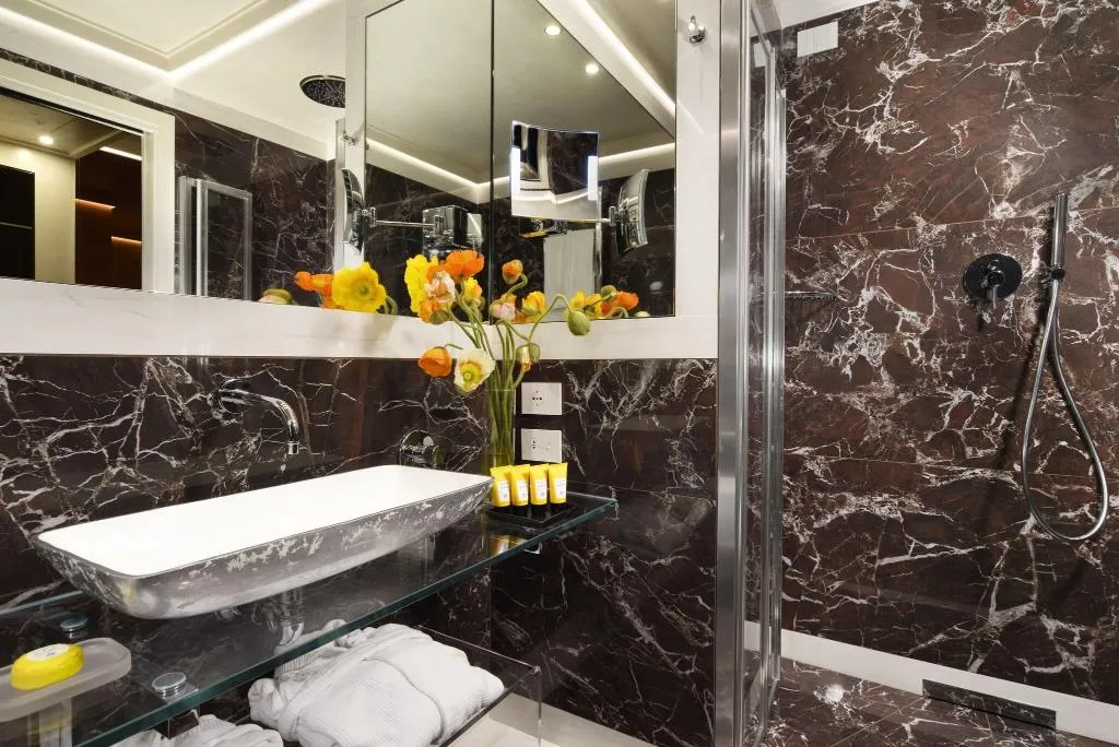 DOUBLE SUPERIOR KING BED Room, Ponte Vecchio Suites & Spa, Florence