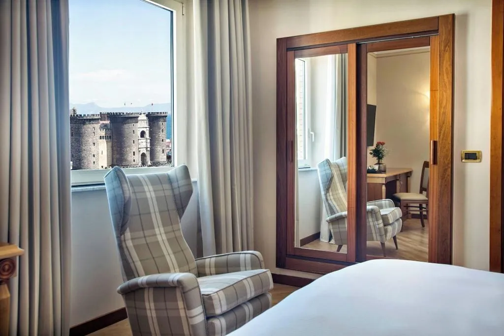DOUBLE SEA VIEW KING BED Room, Renaissance Naples Mediterraneo, Naples