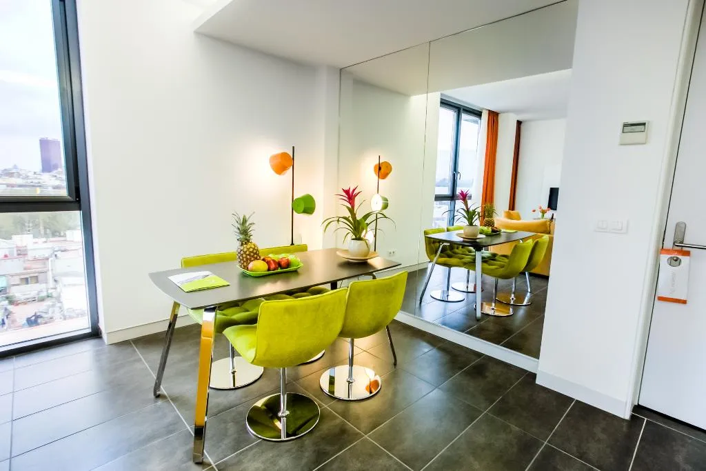 APARTMENT TWO BEDROOMS Room, Cosmo Apartments Sants, Barcelona