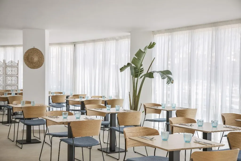 Restaurant, Portodrach Aparthotel & Suites, Majorca