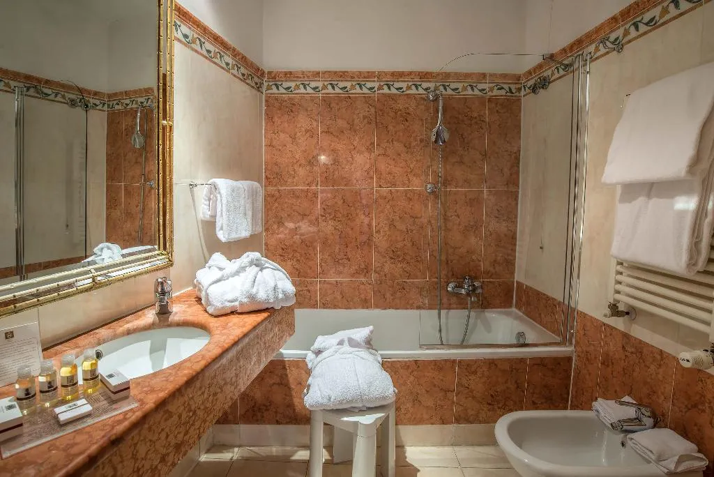 Double or Twin DELUXE Room, Paris, Florence